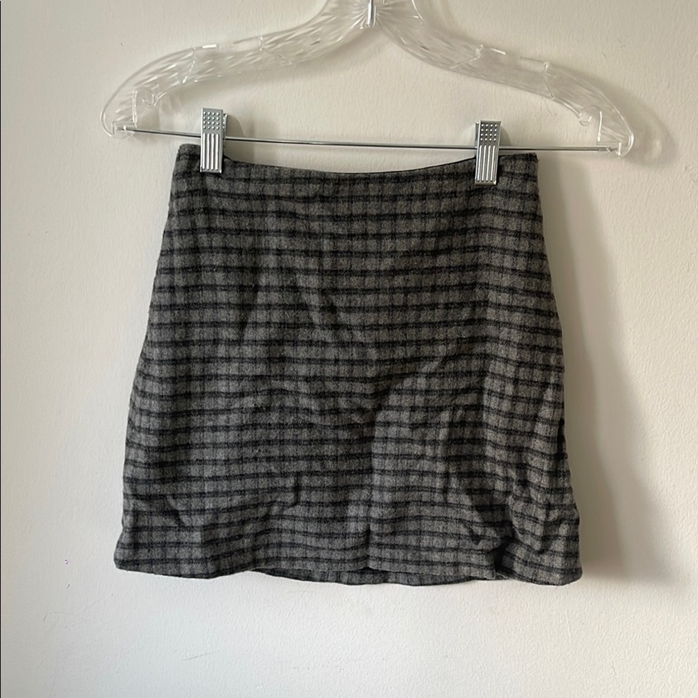 Aritizia Wilfred Gray and Black Mini Skirt